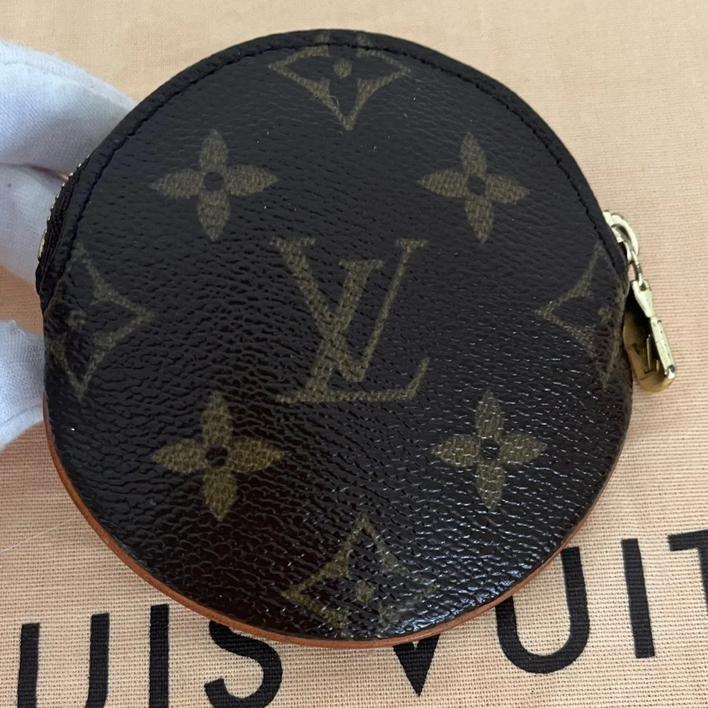 Louis Vuitton Monogram Round Coin AirPod Pouch Unisex EUC 2007 France
